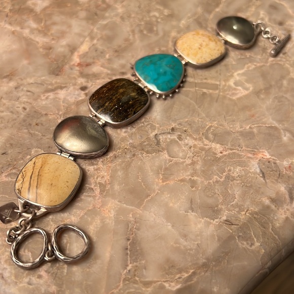 Silpada bracelet with toggle closure - Picture 5 of 5